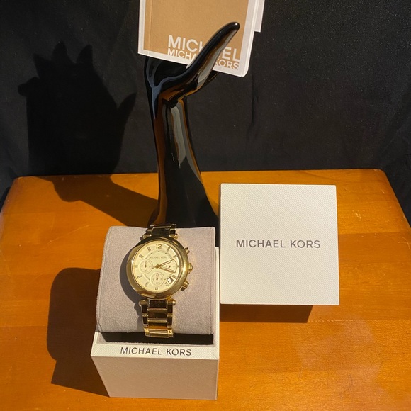 Michael Kors Gold Watch - Picture 4 of 5